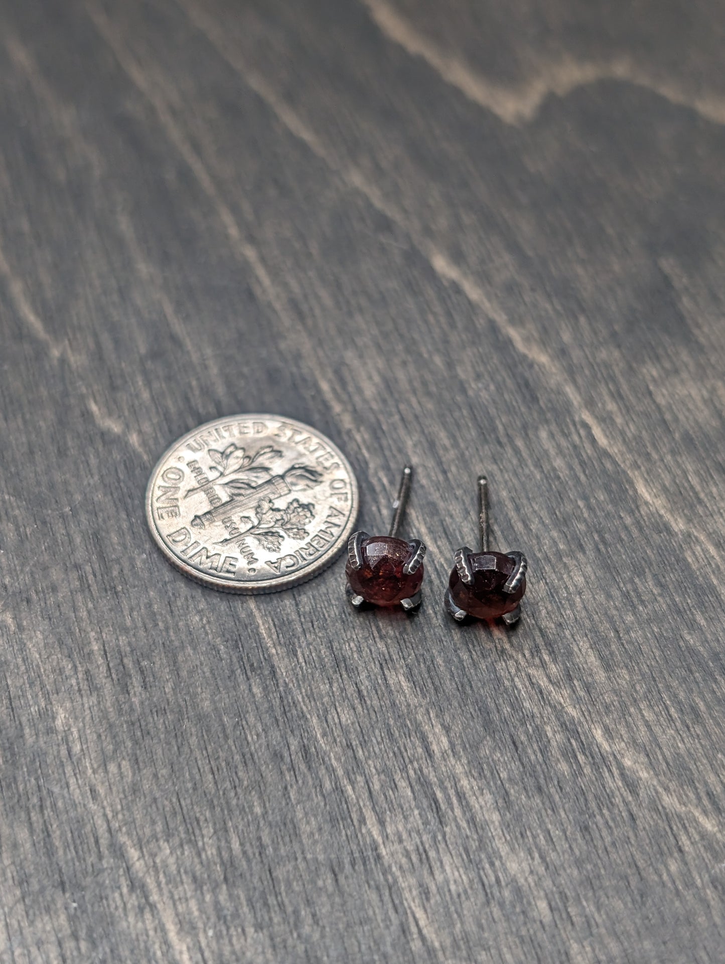 Round Facted Hessonite Garnet Sterling Silver Textured Stud Earrings