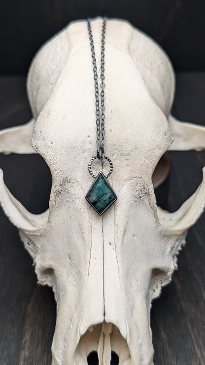Emerald Kite Textured Sterling Silver Necklace