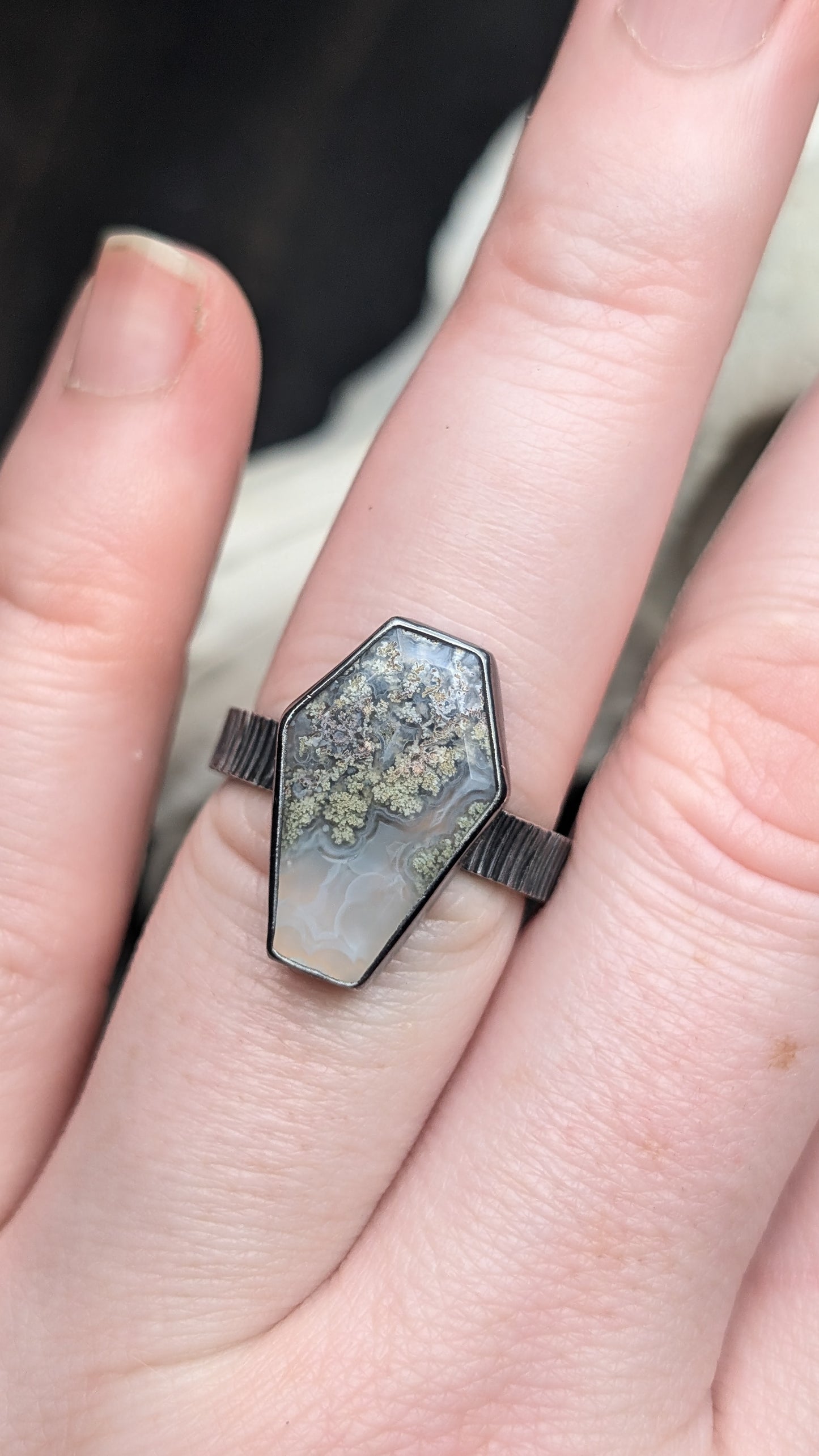 Scenic Plume Moss Agate Coffin Textured Sterling Silver Ring Size 8.5