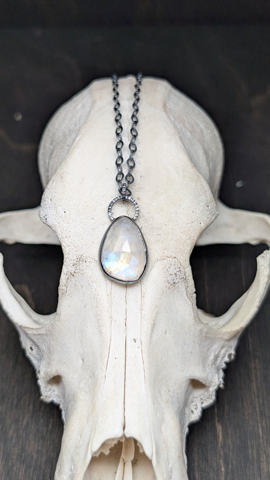 Rosecut Rainbow Moonstone Textured Sterling Silver Necklace