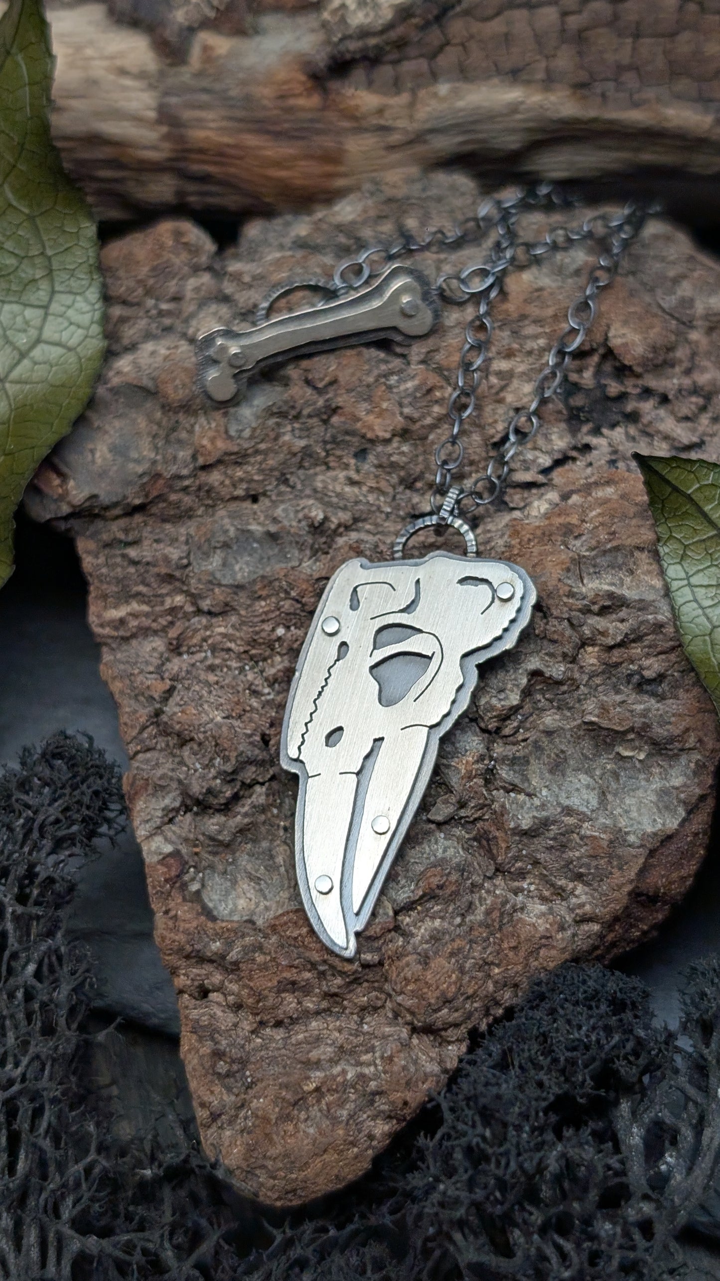Jacksons Chameleon Sterling Silver Riveted Skull Necklace