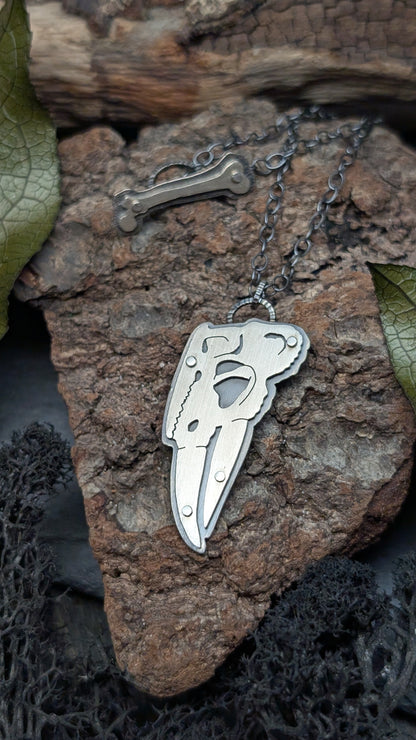 Jacksons Chameleon Sterling Silver Riveted Skull Necklace
