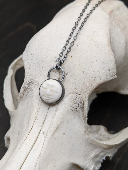 Small Round Moon Face Hammer Textured Necklace