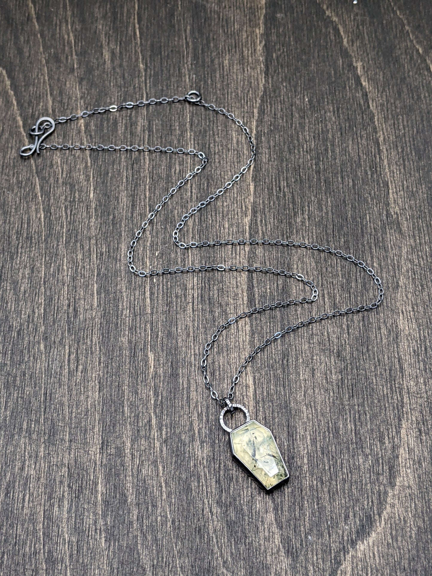 Prehnite Coffin Textured Sterling Silver Necklace