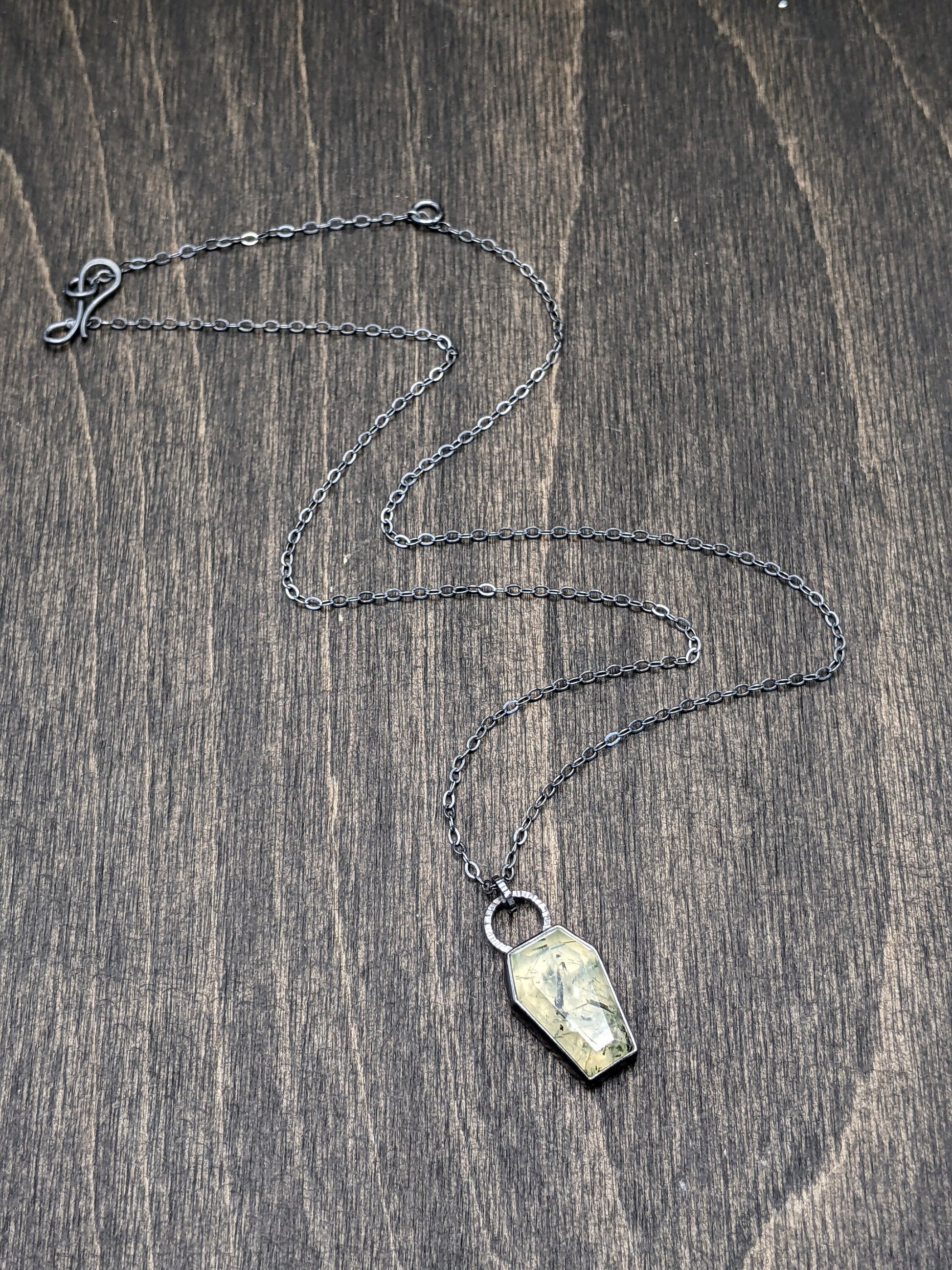 Prehnite Coffin Textured Sterling Silver Necklace