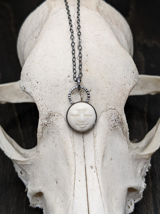 Small Round Moon Face Hammer Textured Necklace