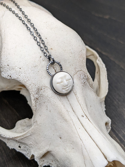 Small Round Moon Face Hammer Textured Necklace