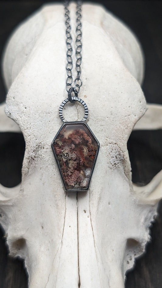 Scenic Plume Moss Agate Coffin Textured Sterling Silver Necklace